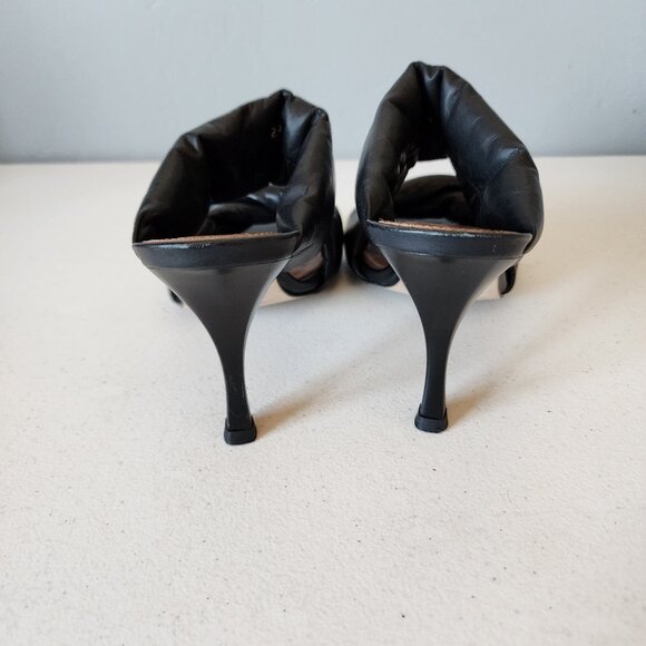 Alohas Sandals "LIKE NEW" - Picture 5 of 16